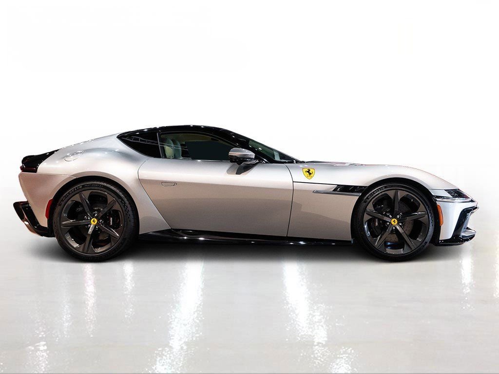 Used 2025 Ferrari 12Cilindri image 9