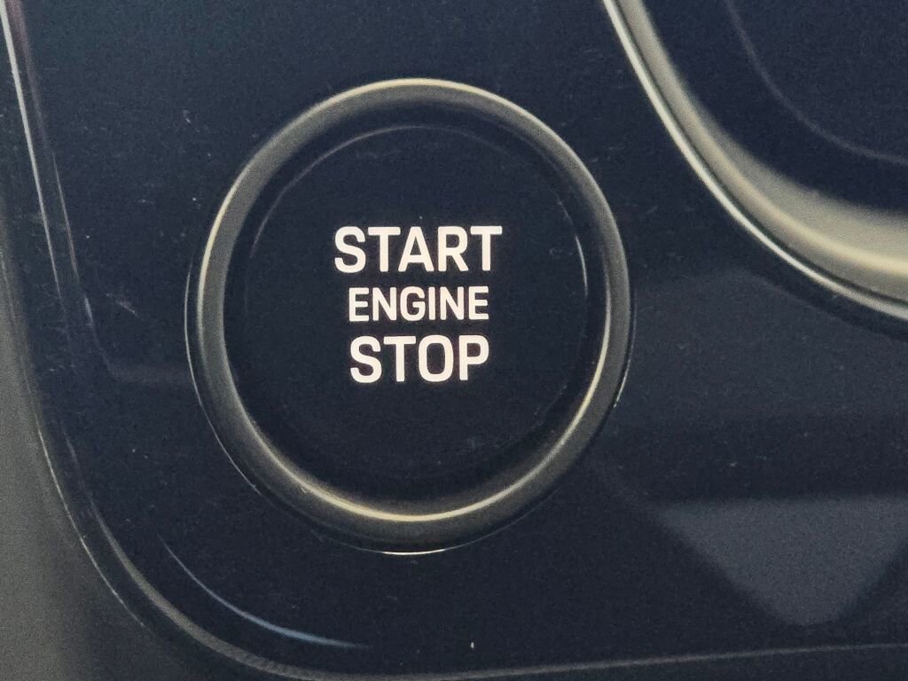 Certified 2025 Porsche Cayenne Coupe image 42