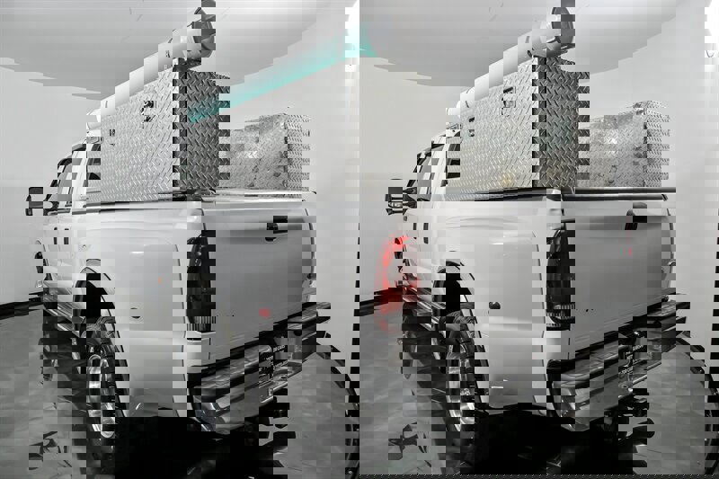 Used 2000 Ford F350 Lariat image 9