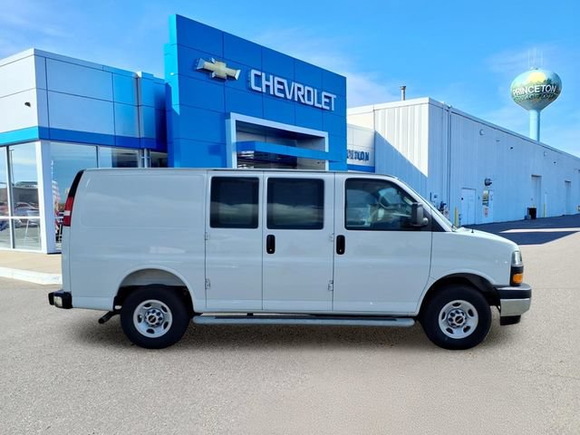 Used 2025 GMC Savana 2500 w/ Driver Convenience Package RWD image 2