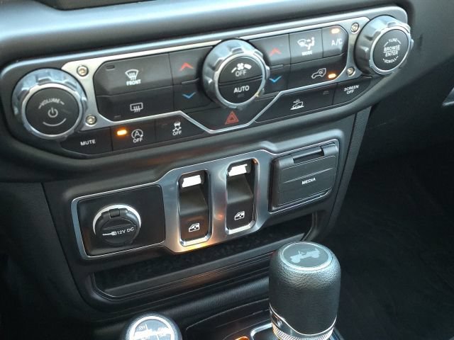 Used 2022 Jeep Wrangler Sport AWD/4WD image 28