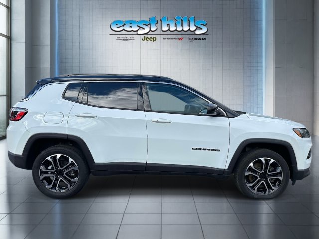 Used 2023 Jeep Compass Limited w/ Sun and Sound Group AWD/4WD image 2