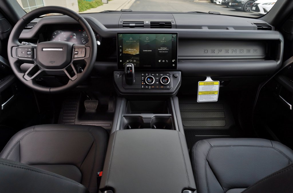 New 2026 Land Rover Defender 110 X-Dynamic SE AWD/4WD image 9