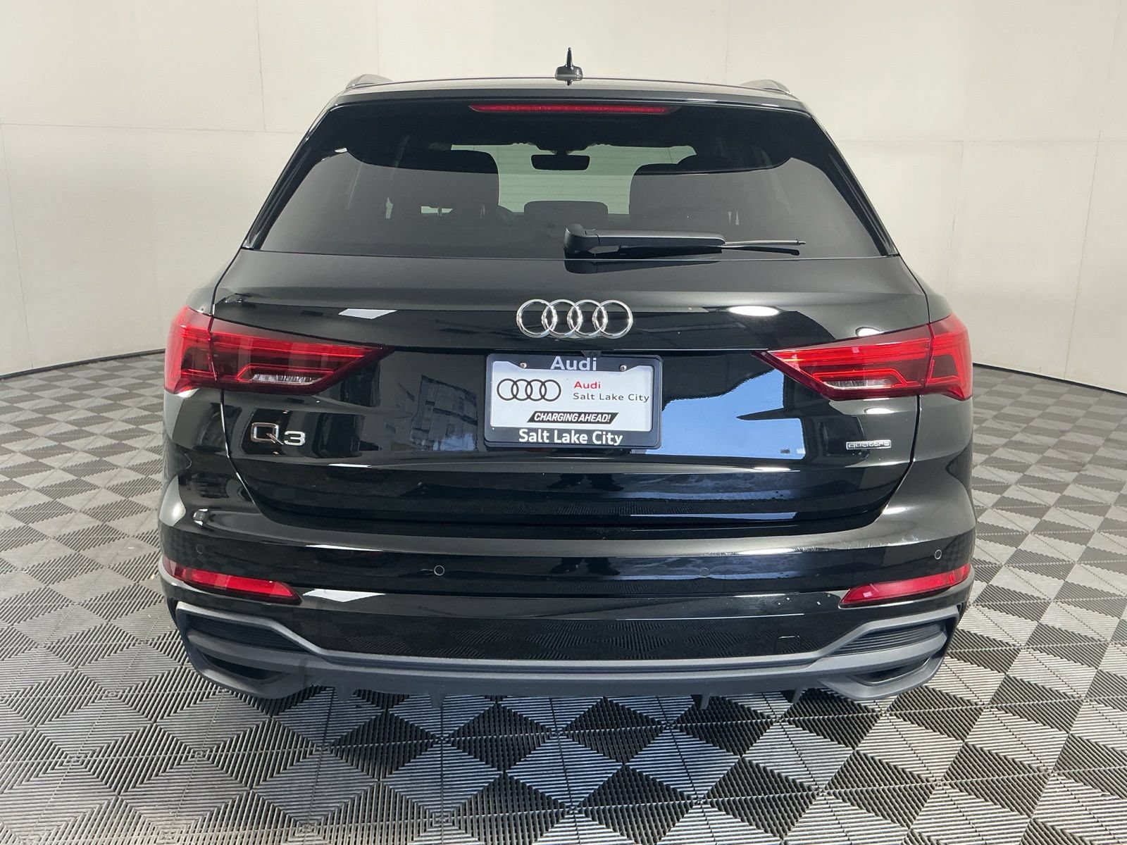 Used 2025 Audi Q3 2.0T Premium w/ Convenience Package AWD/4WD image 8