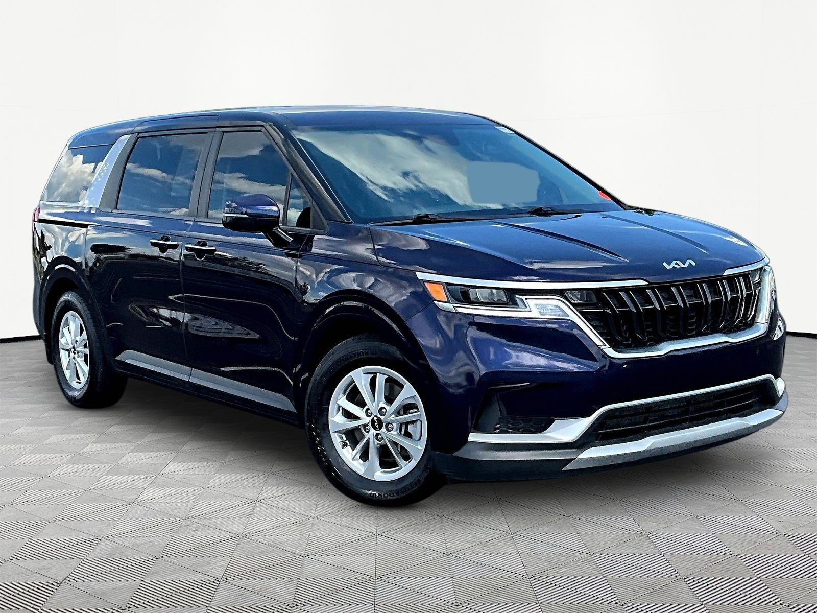Used 2022 Kia Carnival LX FWD image 3