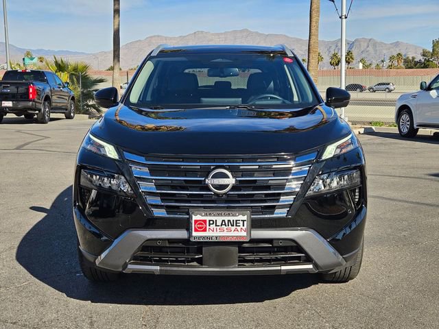 Certified 2025 Nissan Rogue SL w/ Tech Package FWD image 5