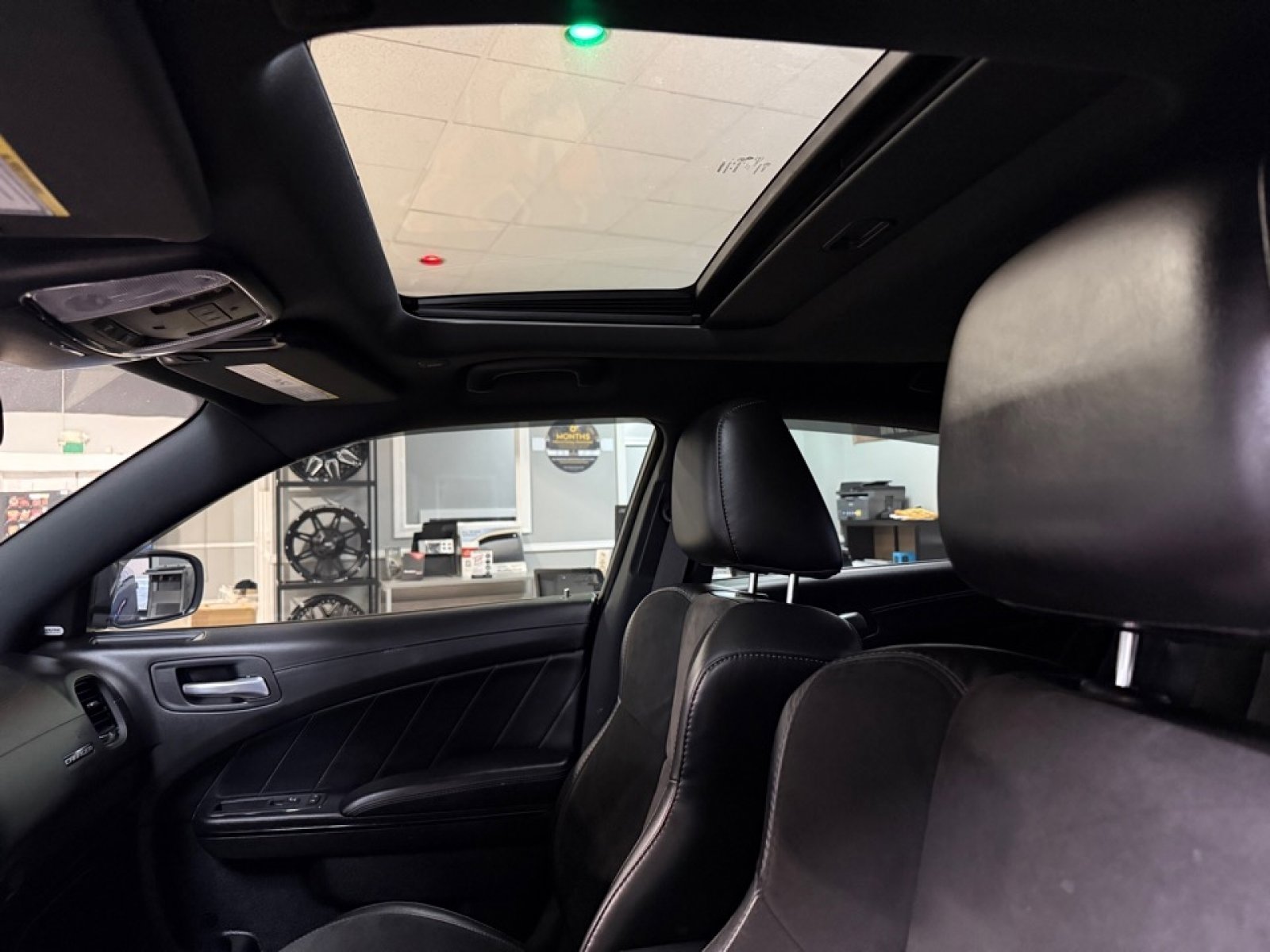 Used 2022 Dodge Charger R/T w/ Plus Group image 29