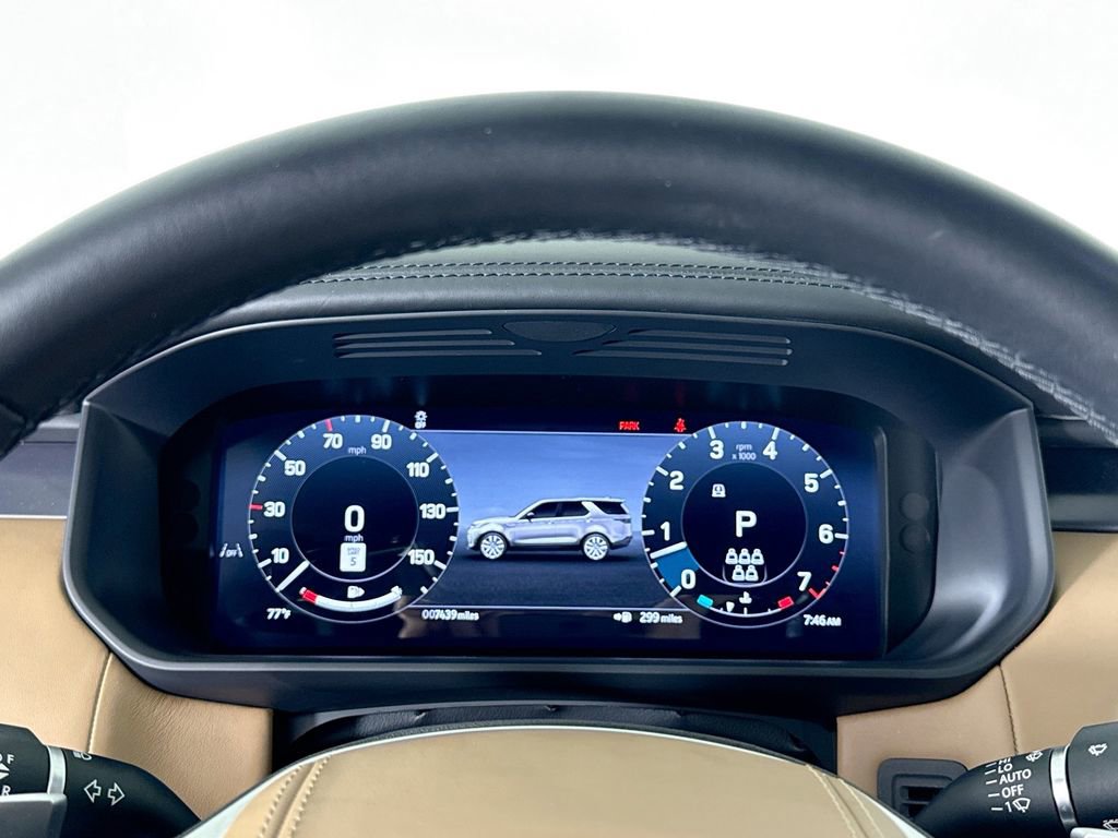 Used 2024 Land Rover Discovery Metropolitan Edition image 10