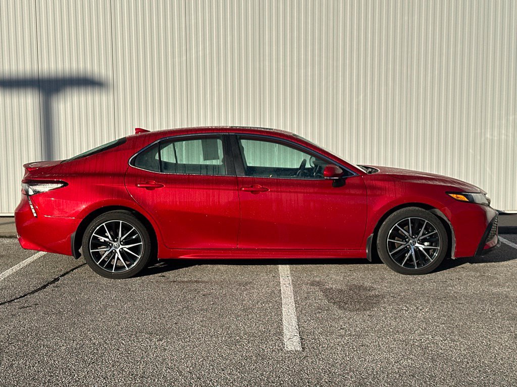 Used 2024 Toyota Camry SE w/ Convenience Package FWD image 9