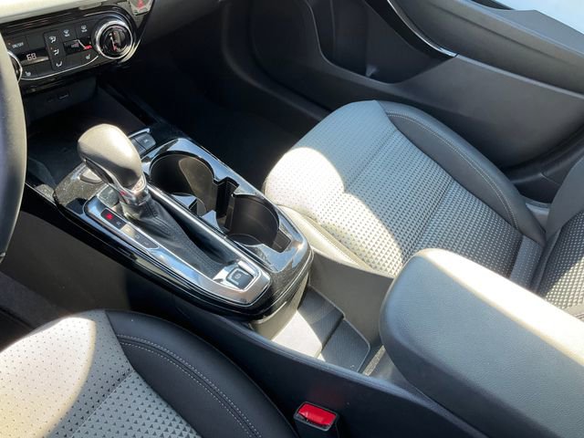 Used 2025 Chevrolet Trax LT w/ Sunroof Package image 15