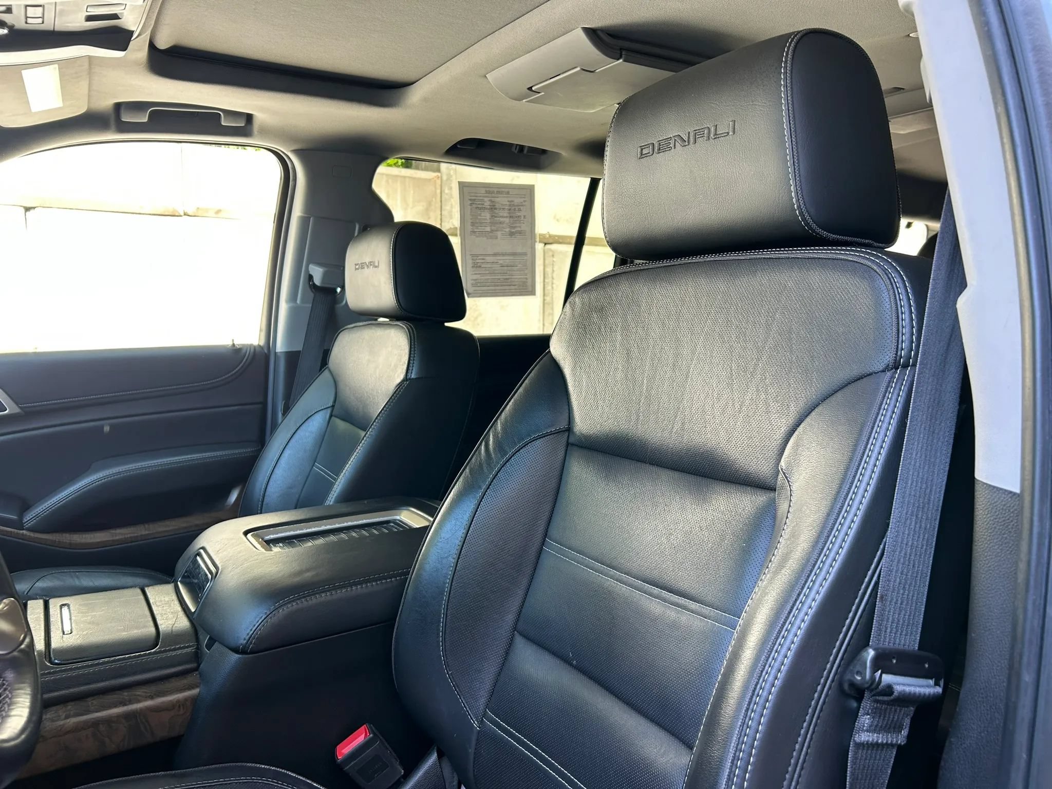 Used 2019 GMC Yukon XL Denali w/ Denali Ultimate Package AWD/4WD image 2