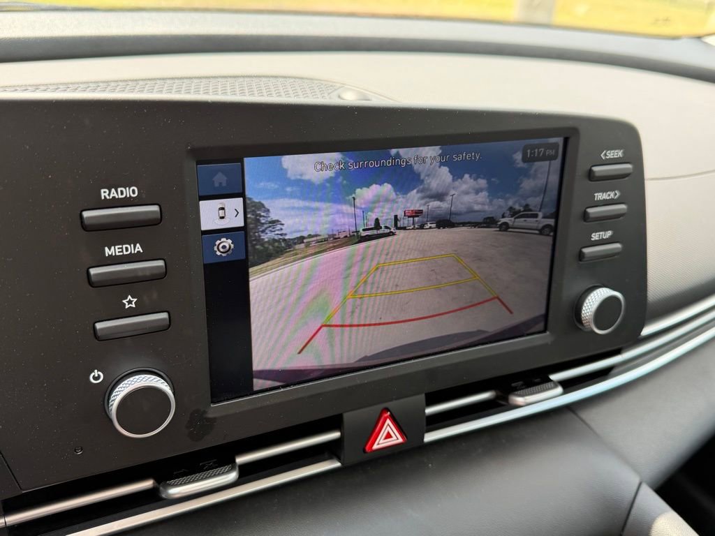 Certified 2025 Hyundai Elantra SE image 21