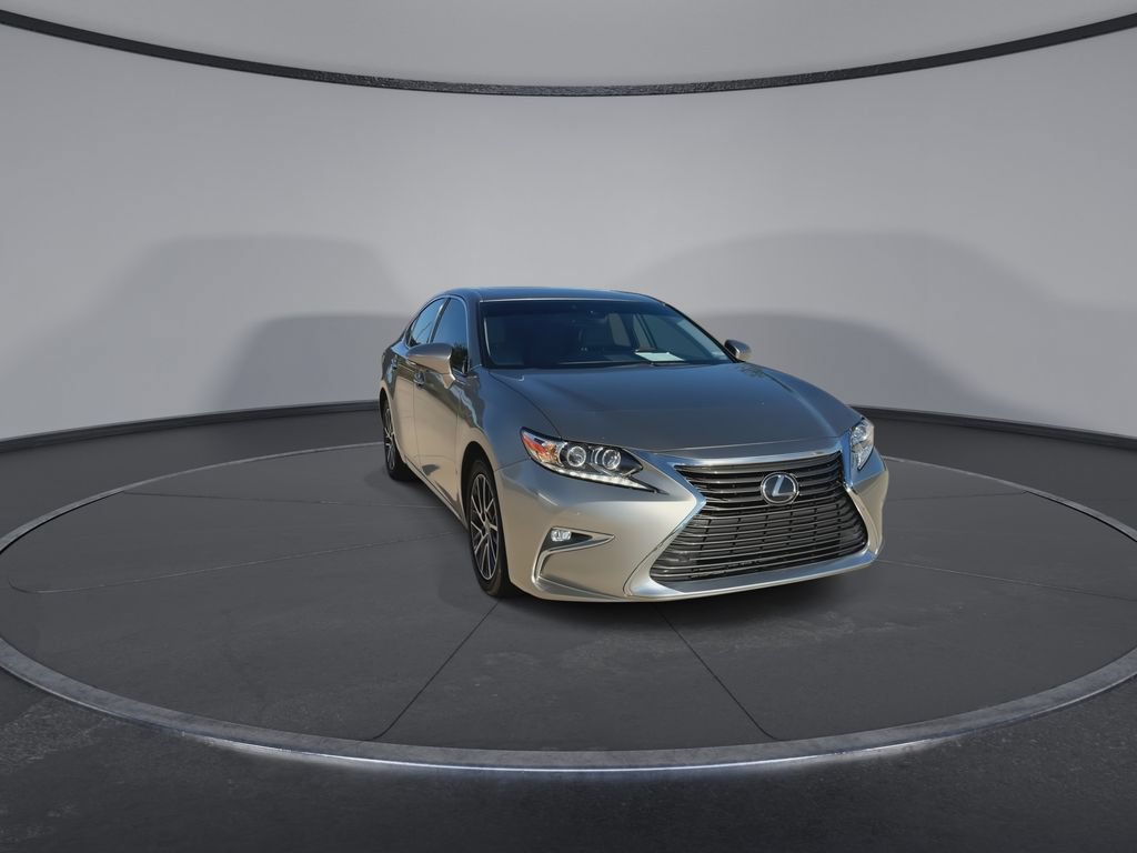Used 2017 Lexus ES 350 w/ Luxury Package FWD image 3