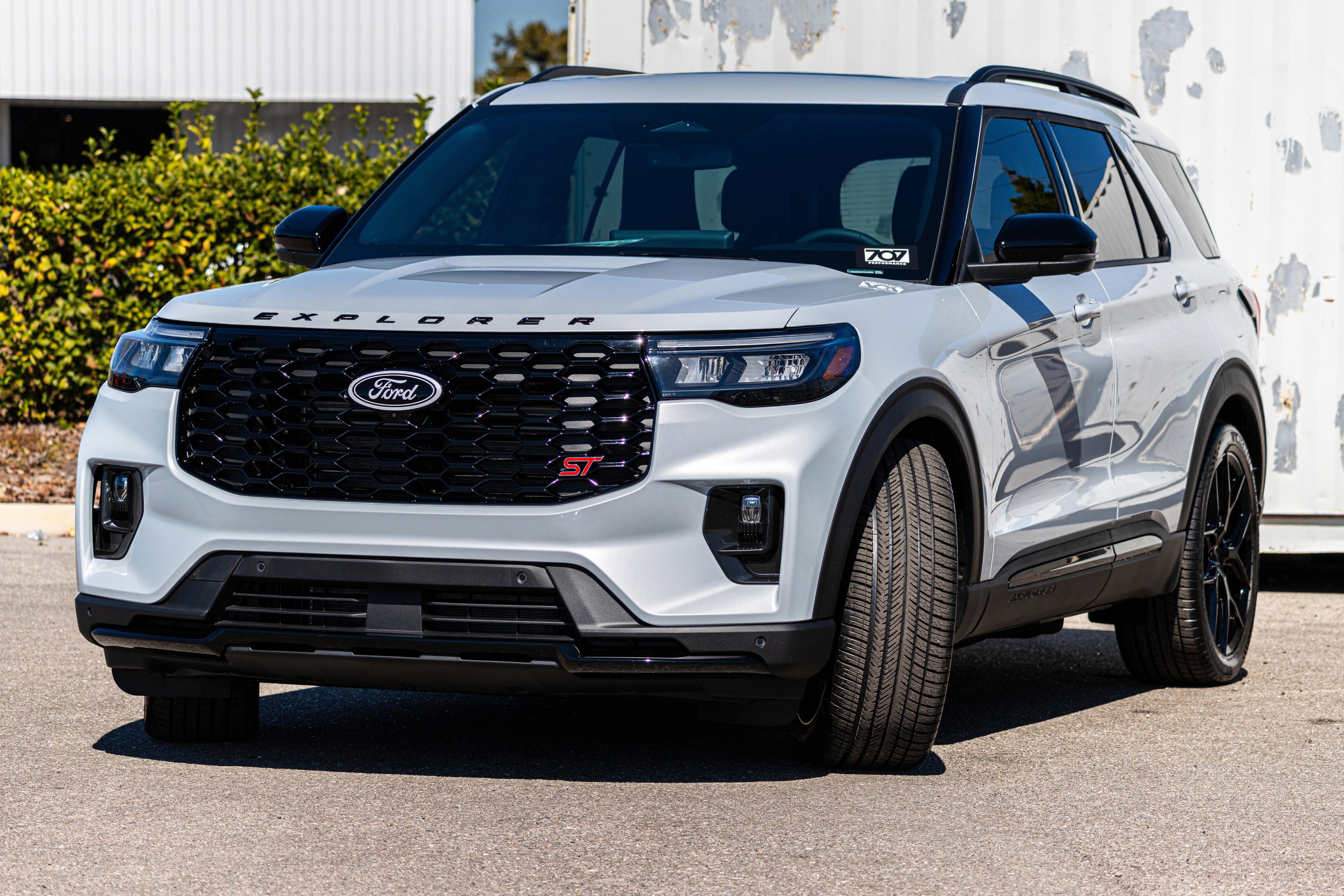 New 2026 Ford Explorer ST w/ Sun And Sound Package image 8