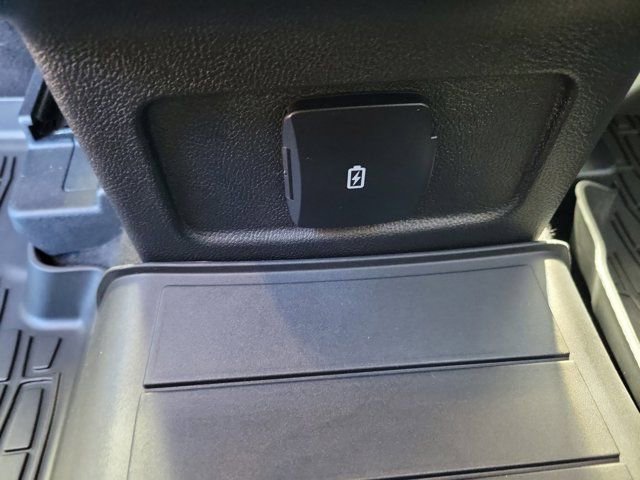 Certified 2025 Lincoln Corsair FWD image 17