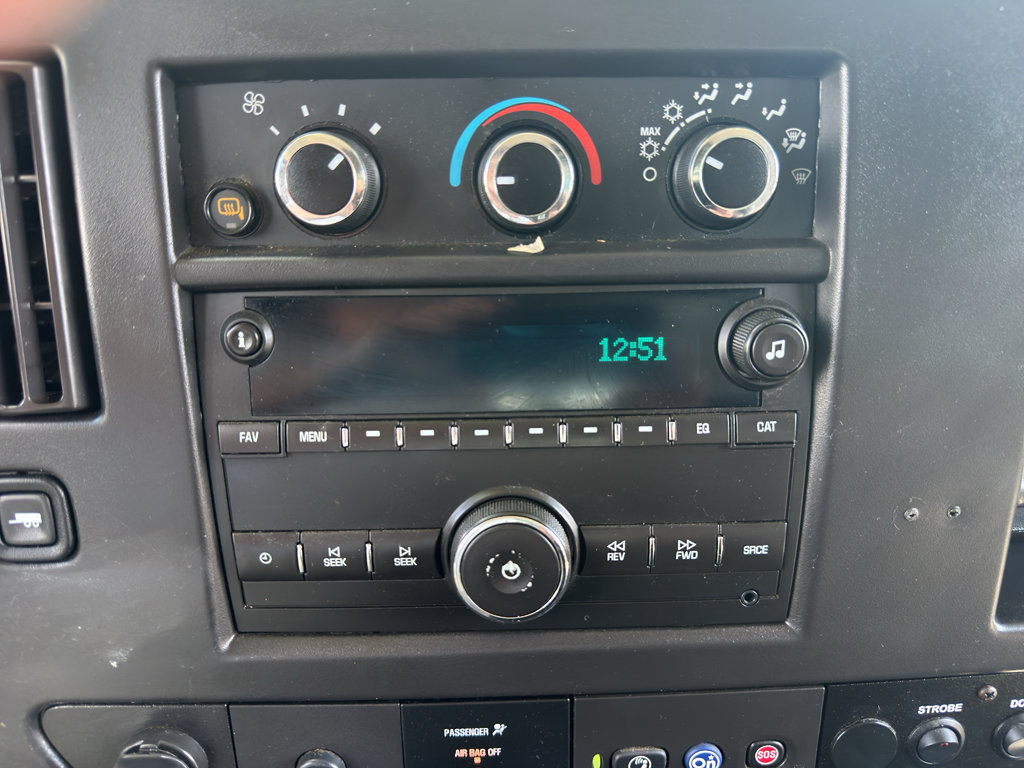 Used 2018 Chevrolet Express 2500 w/ Driver Convenience Package RWD image 18