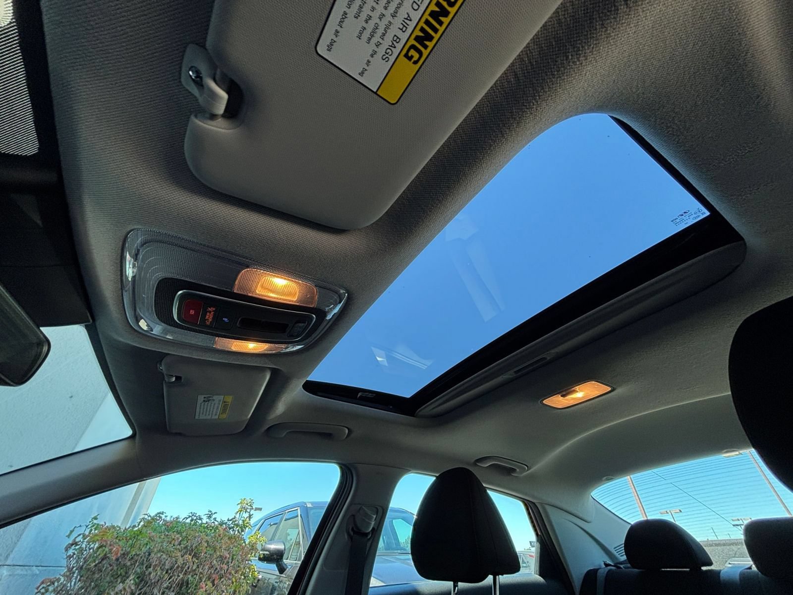 Used 2025 Hyundai Elantra SEL FWD image 29