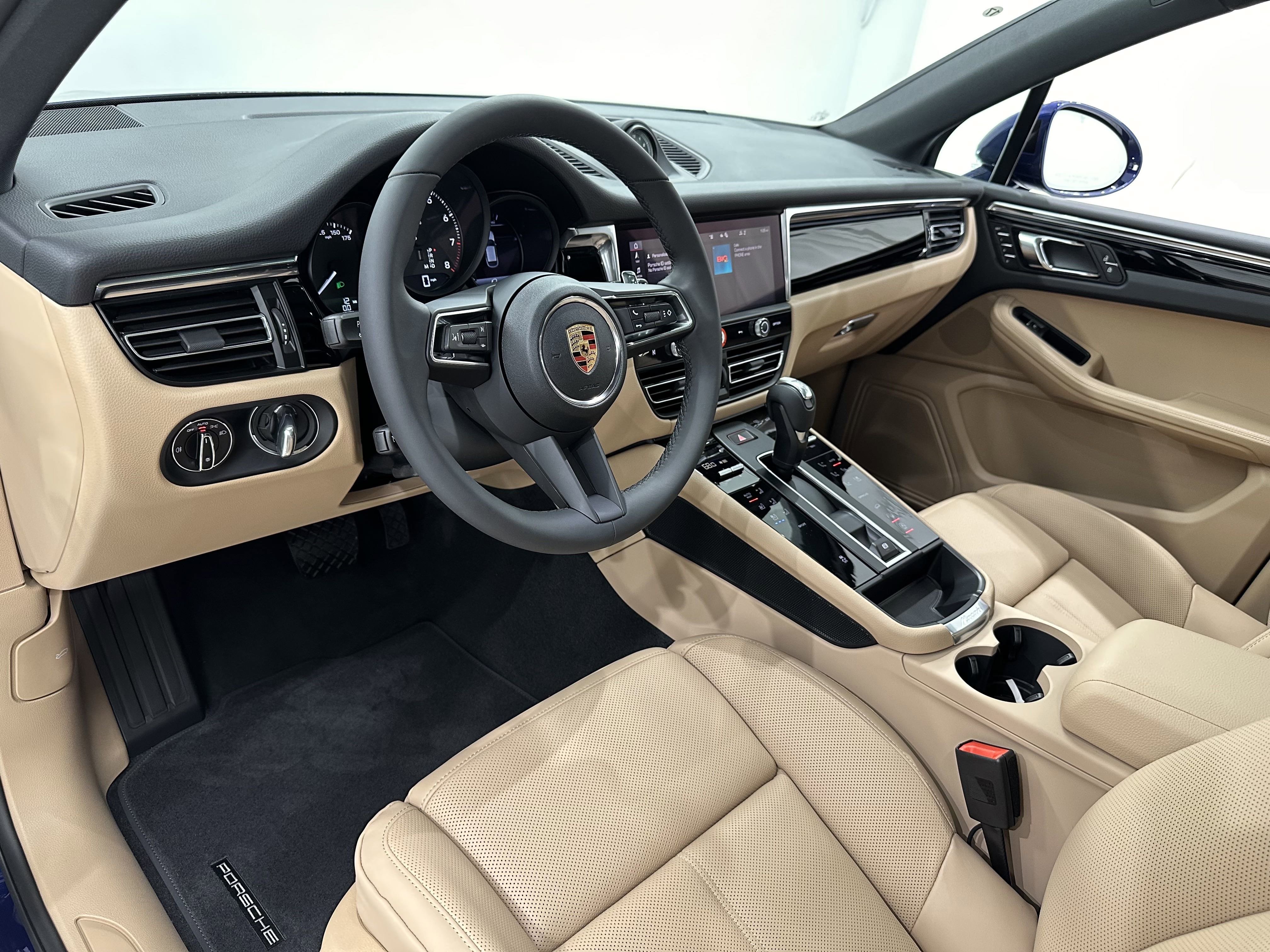 New 2025 Porsche Macan image 4