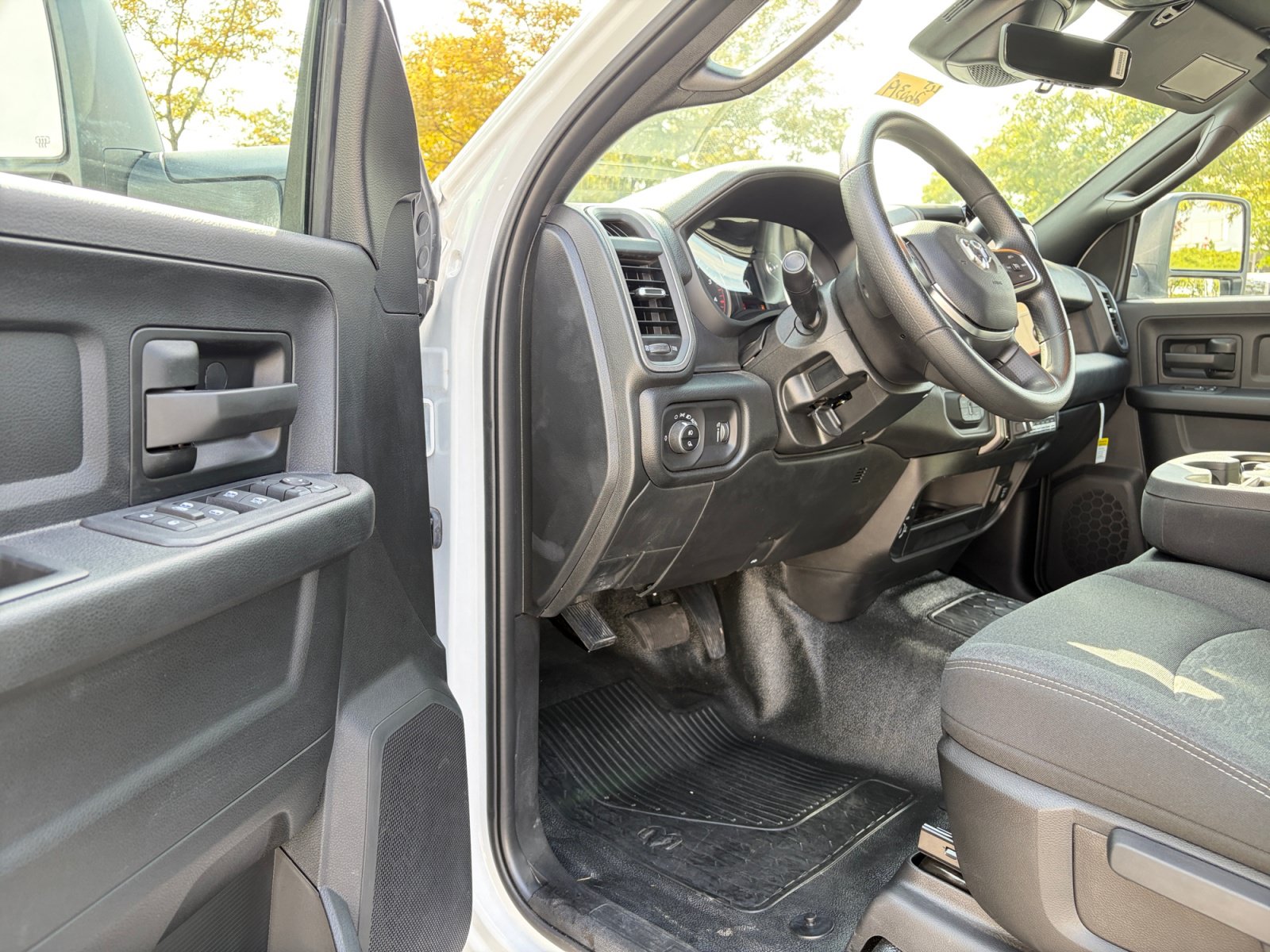 New 2026 RAM 3500 Tradesman AWD/4WD image 21