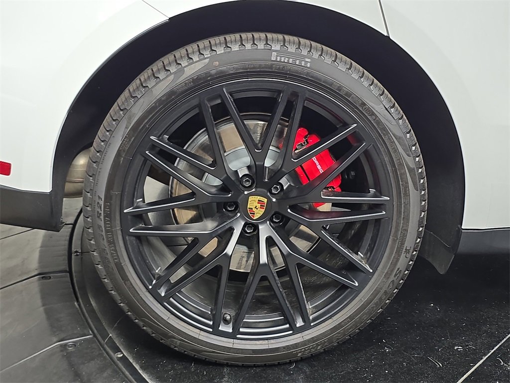 Certified 2025 Porsche Macan GTS image 29