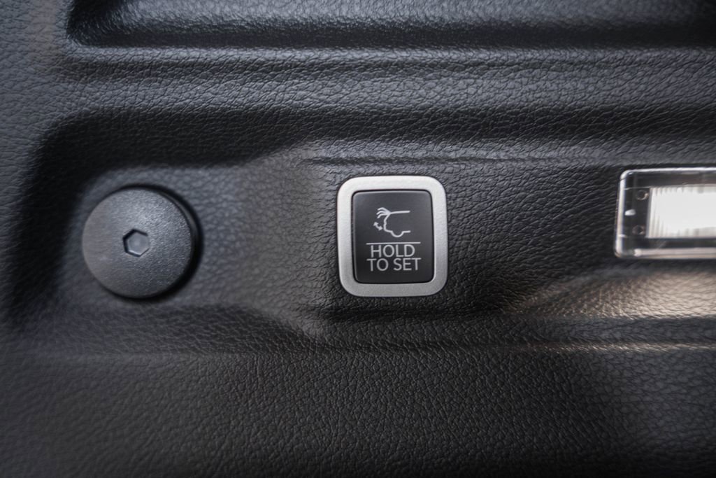 New 2025 Jeep Grand Cherokee L Limited w/ Luxury Tech Group II image 11