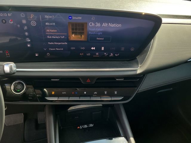 Used 2025 Buick Envision Preferred image 33