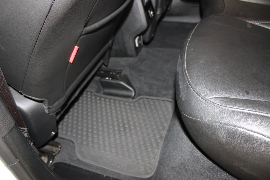 Used 2025 Jeep Compass Trailhawk AWD/4WD image 22