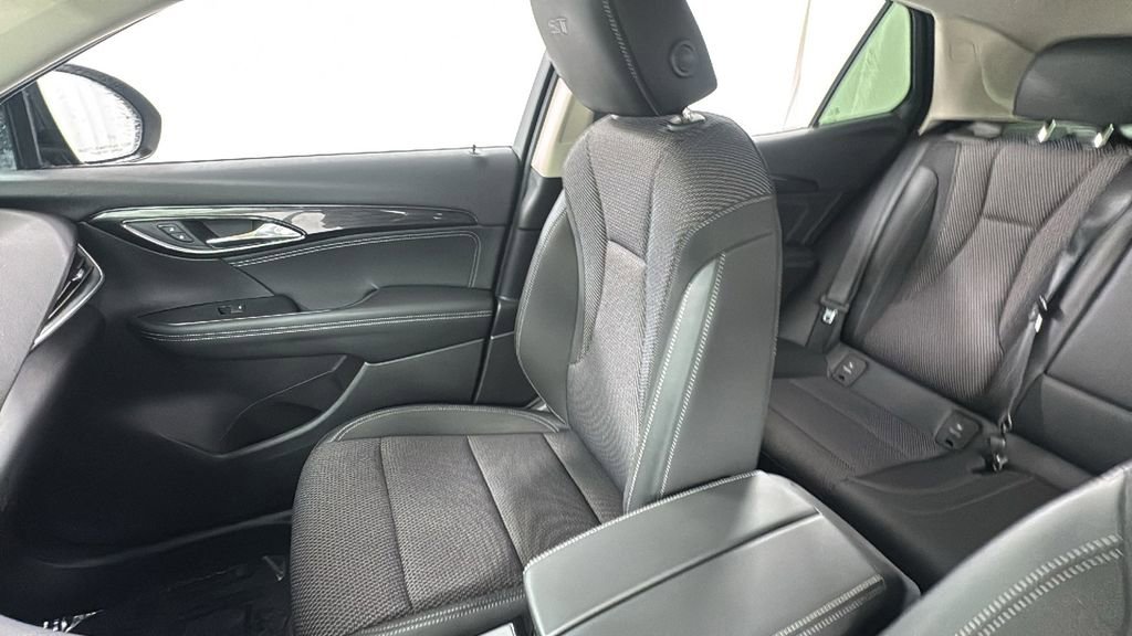 Used 2023 Buick Envision Preferred w/ Sport Touring Package AWD/4WD image 13