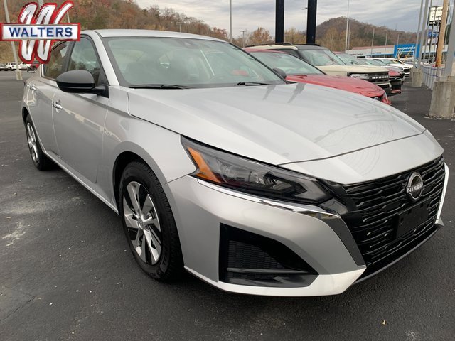 Used 2024 Nissan Altima 2.5 S image 1