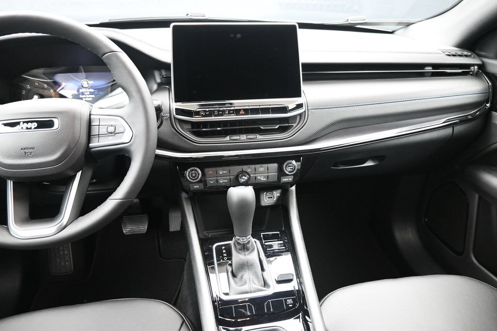 New 2026 Jeep Compass Latitude AWD/4WD image 4