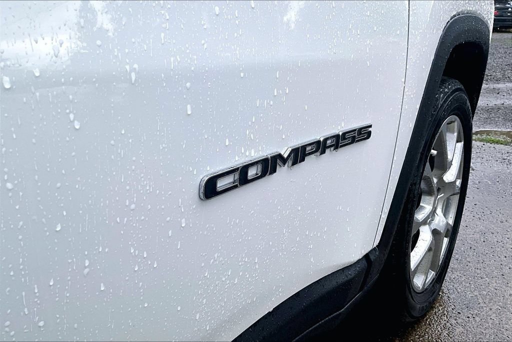 Used 2022 Jeep Compass Latitude AWD/4WD image 11