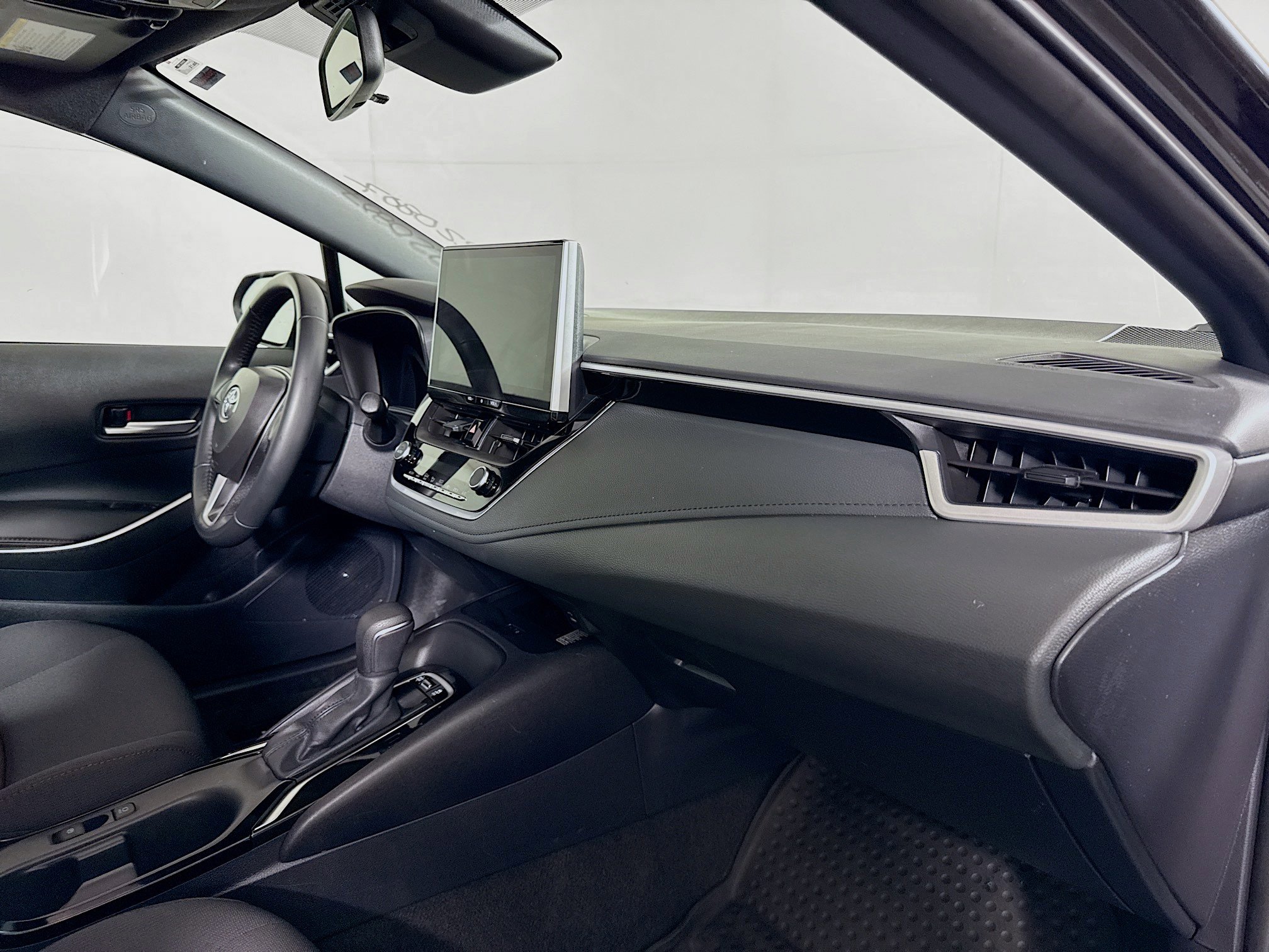 Certified 2025 Toyota Corolla SE w/ SE Premium Package image 26