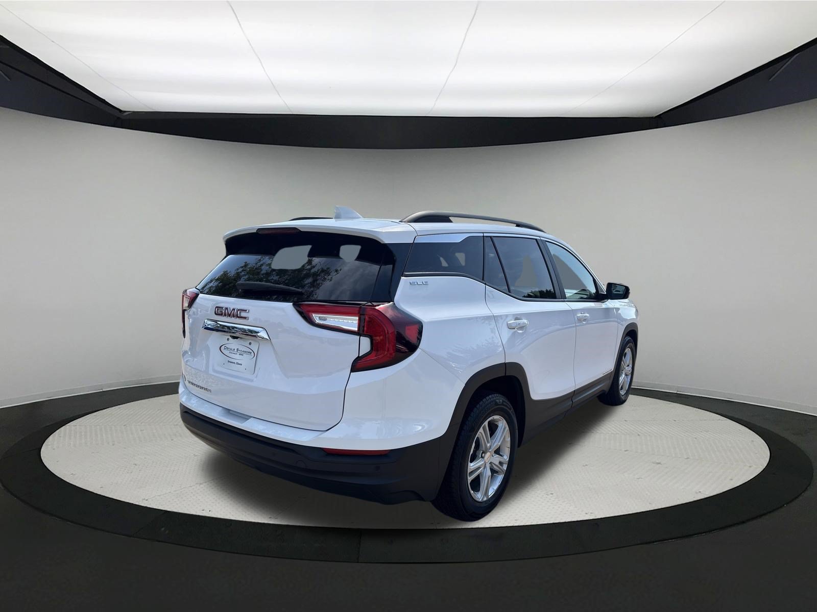 Used 2022 GMC Terrain SLE w/ Driver Convenience Package FWD image 5