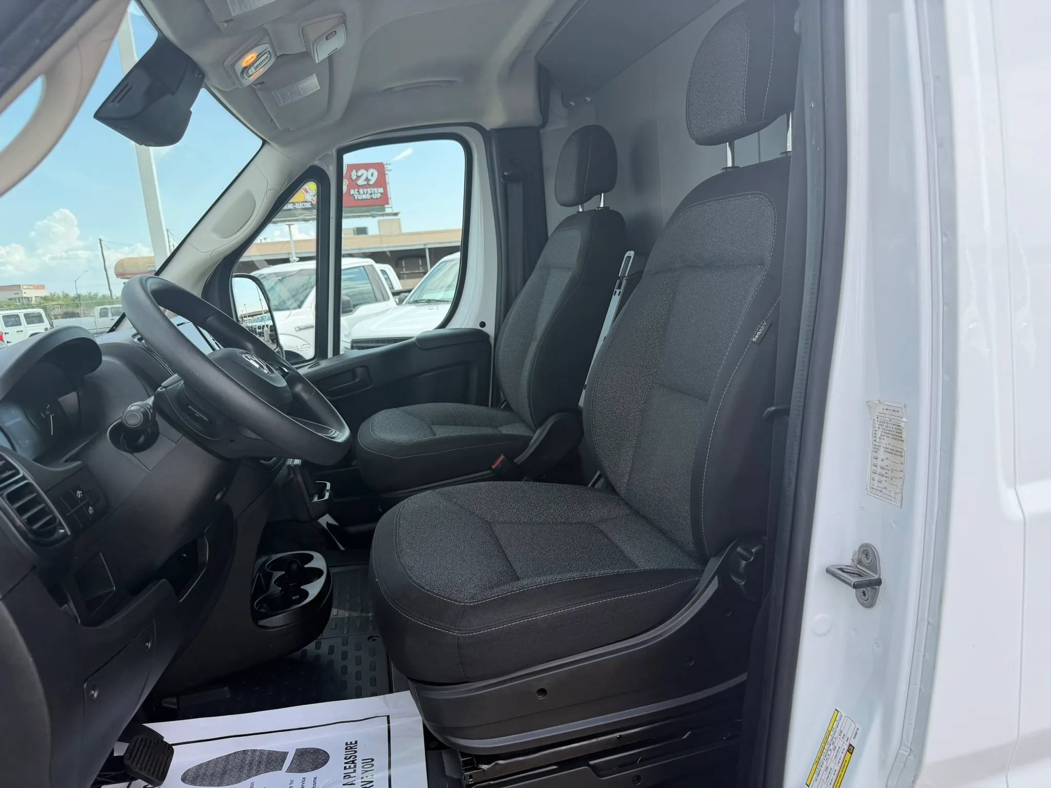 Used 2023 RAM ProMaster 2500 FWD image 15