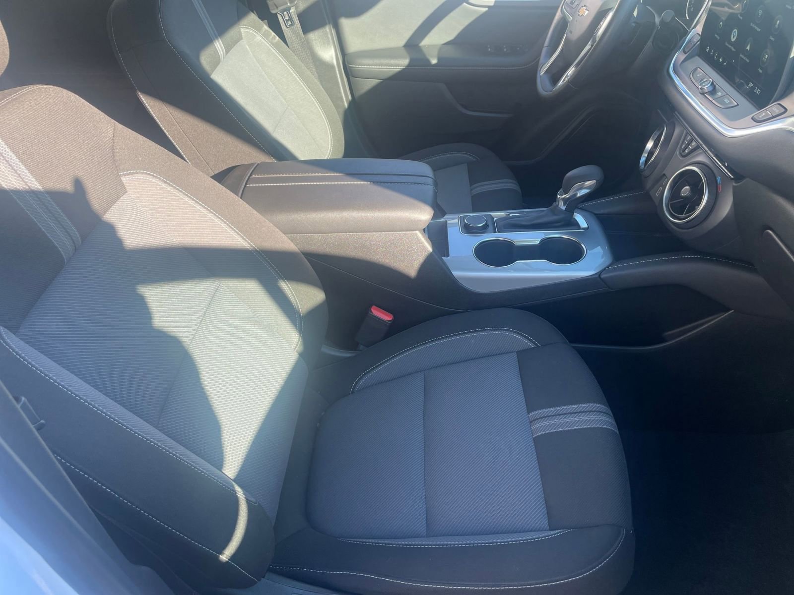 Used 2025 Chevrolet Blazer LT image 36