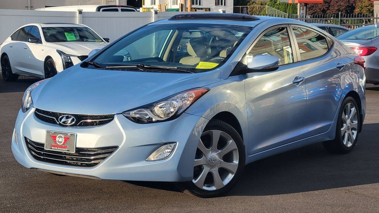Used 2013 Hyundai Elantra Limited w/ Technology Pkg FWD image 2