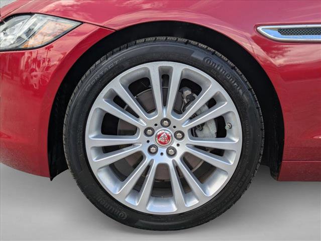 Used 2019 Jaguar XF Prestige image 23