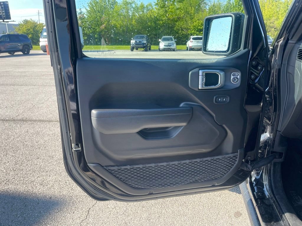 Used 2023 Jeep Wrangler Unlimited w/ Cold Weather Group AWD/4WD image 12