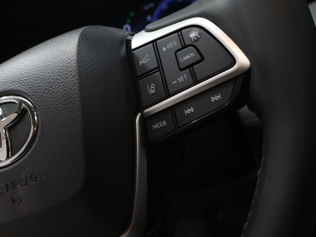 Used 2023 Toyota Highlander Platinum AWD/4WD image 21