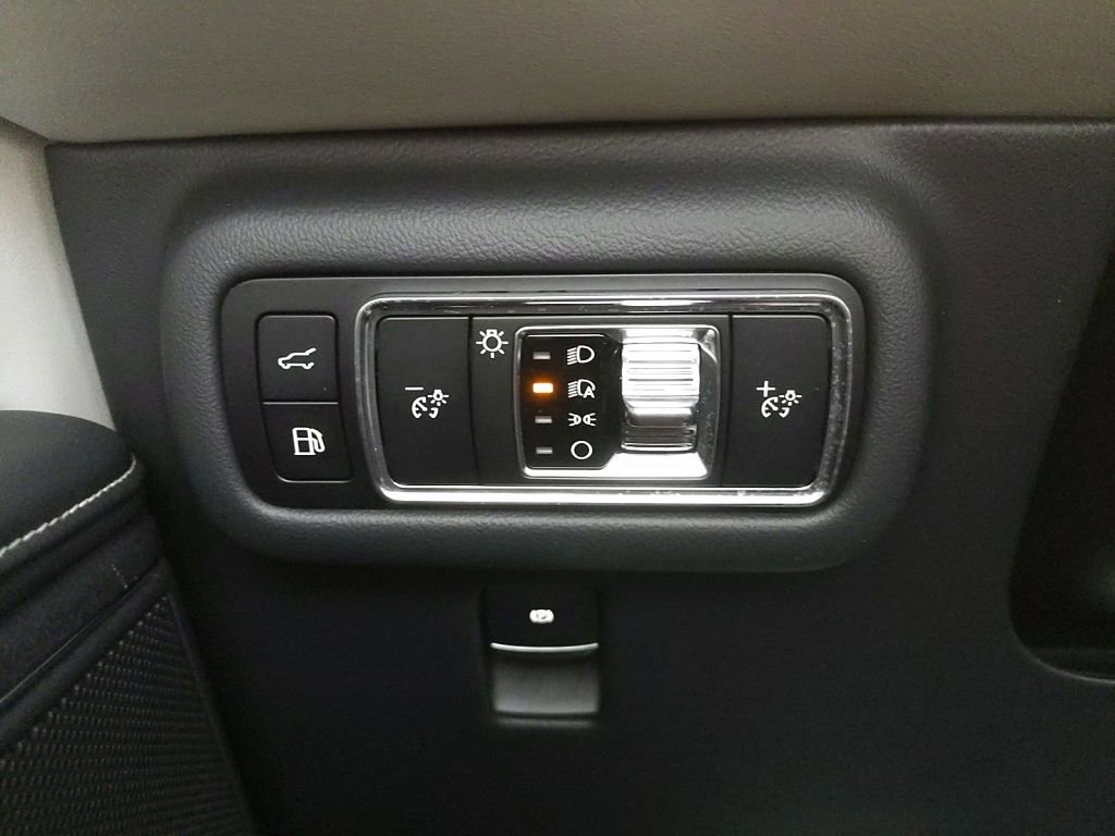 Certified 2025 Lincoln Nautilus Premier AWD/4WD image 22