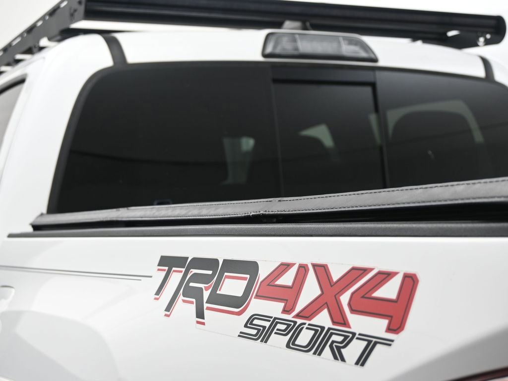 Used 2018 Toyota Tacoma TRD Sport image 12