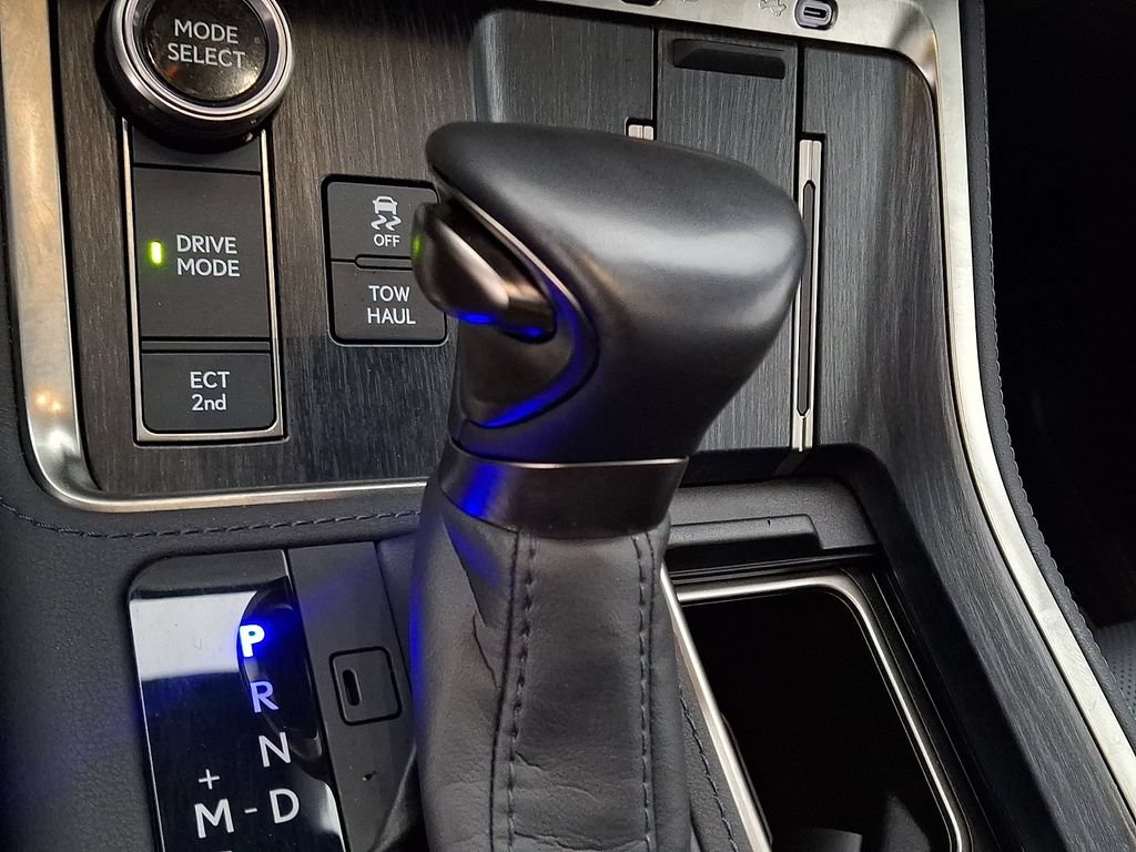 Used 2024 Lexus GX 550 w/ Accessory Package (2T) AWD/4WD image 16