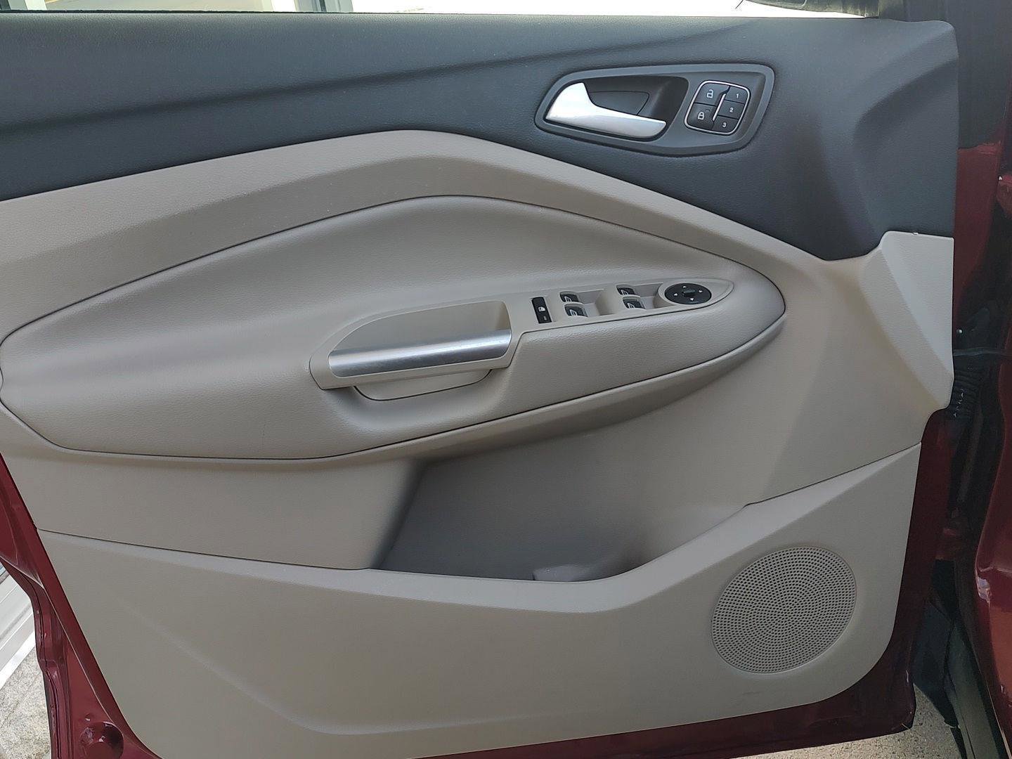 Used 2019 Ford Escape Titanium AWD/4WD image 18
