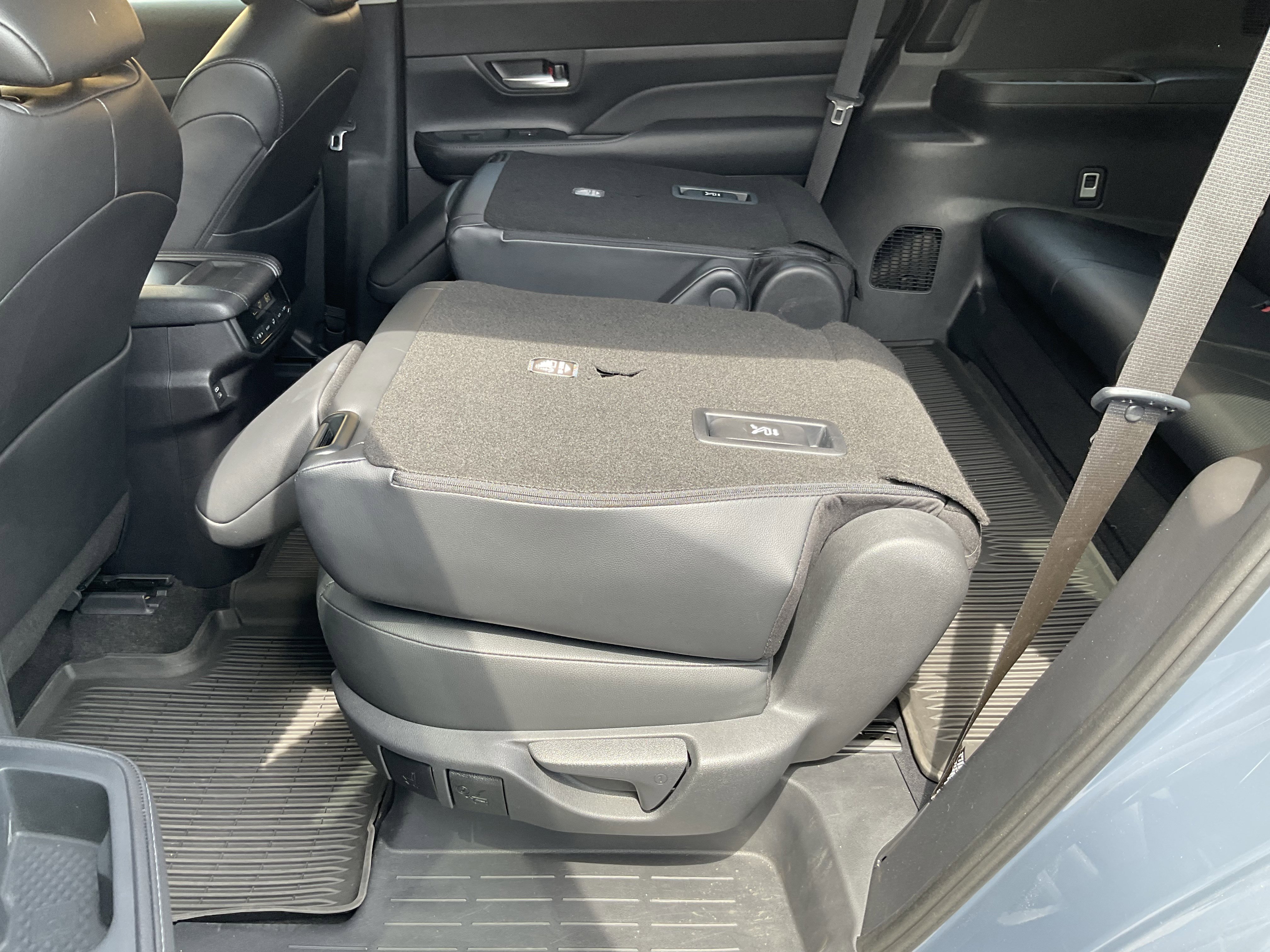 Used 2024 Toyota Grand Highlander XLE image 41
