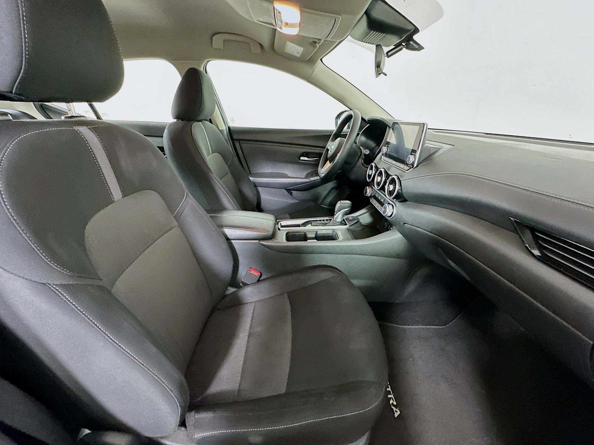 Used 2024 Nissan Sentra SV image 29