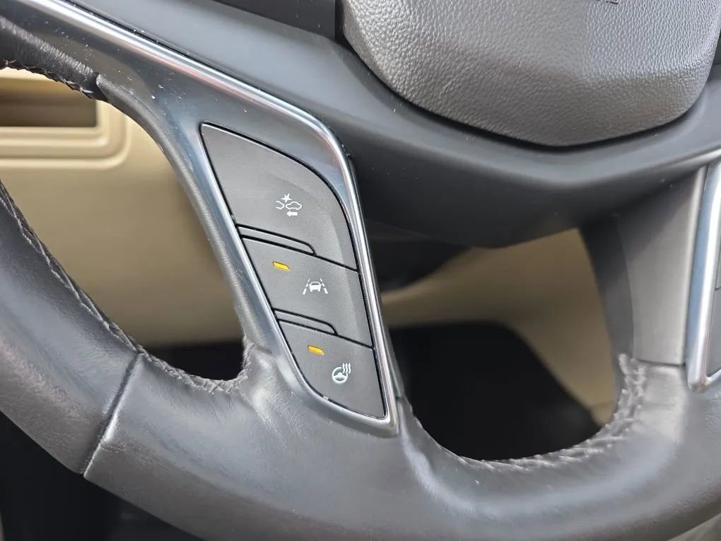 Used 2018 Cadillac XT5 Luxury w/ Driver Awareness Package FWD image 20