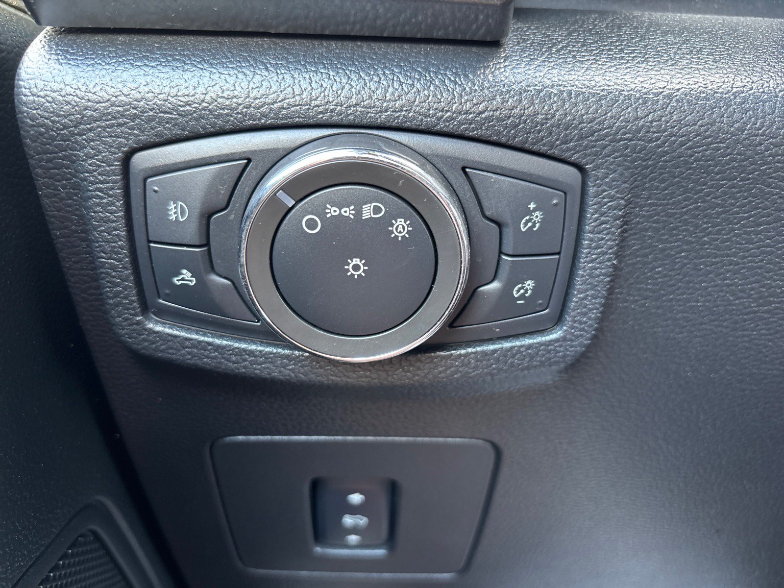Used 2016 Ford F150 XLT w/ Equipment Group 302A Luxury AWD/4WD image 27
