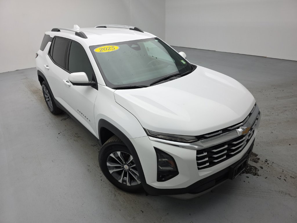 Used 2025 Chevrolet Equinox LT w/ Convenience Package II AWD/4WD image 2