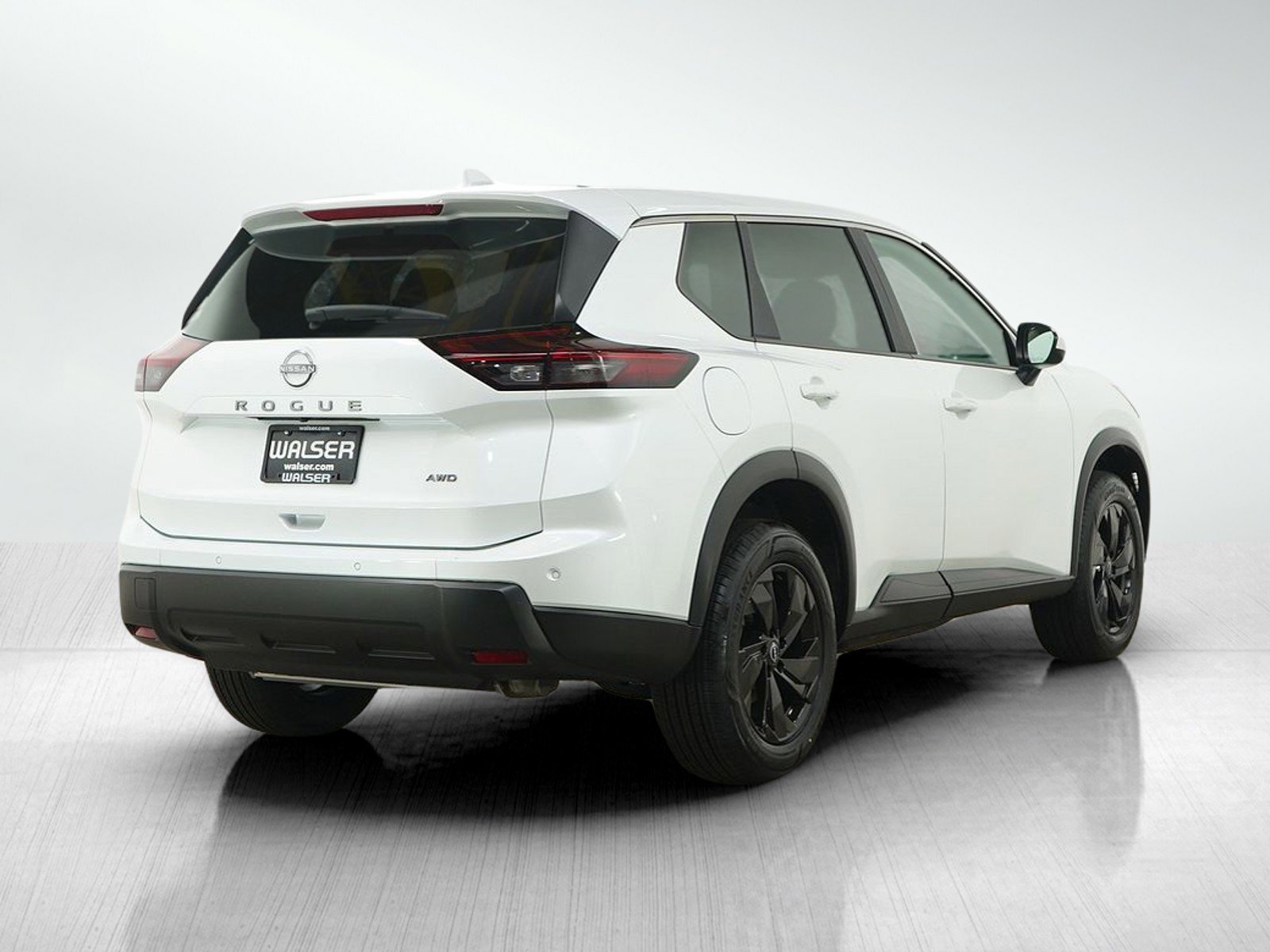 Used 2025 Nissan Rogue SV image 5