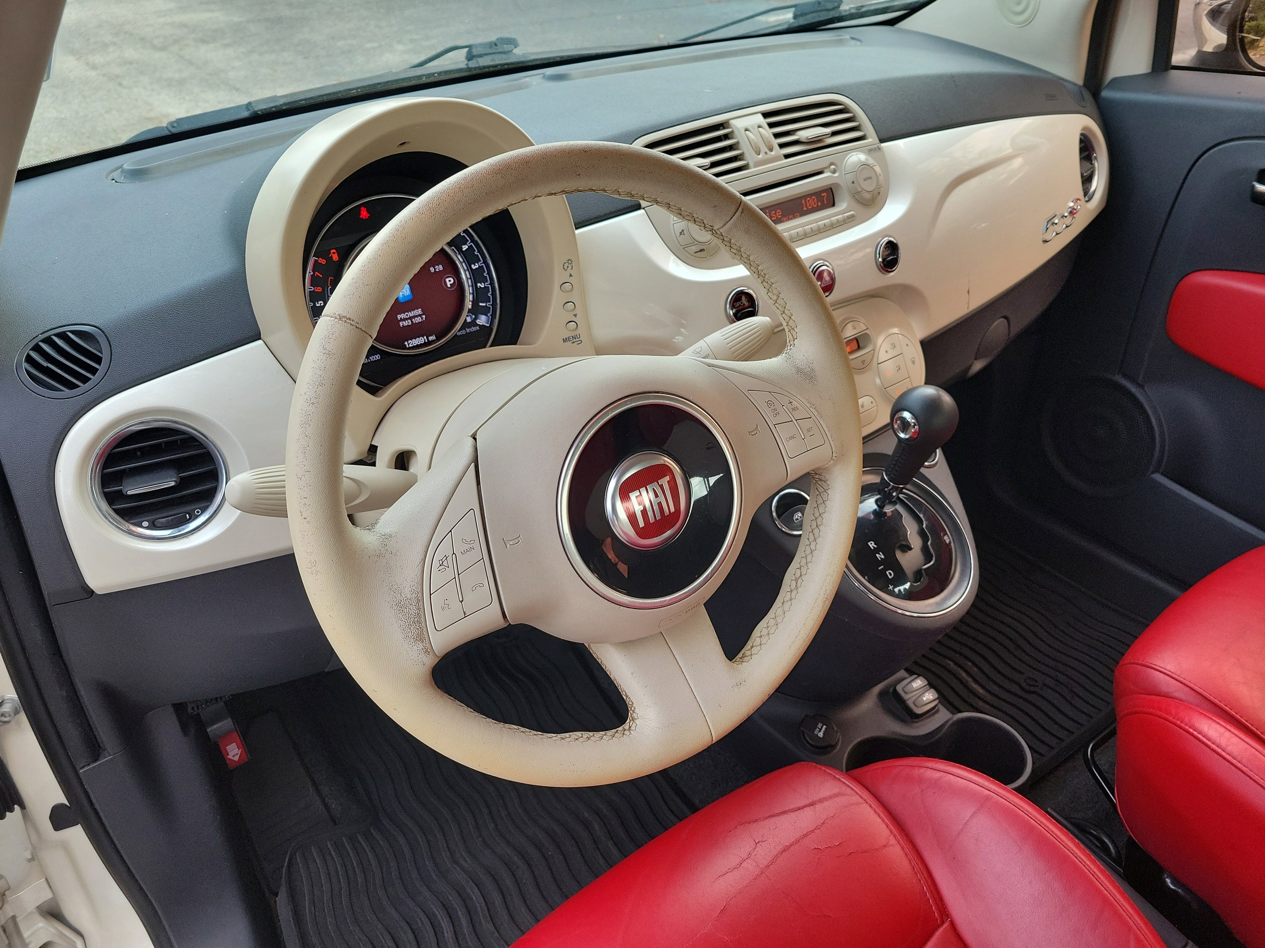 Used 2015 FIAT 500 Lounge w/ Luxury Leather Package image 16